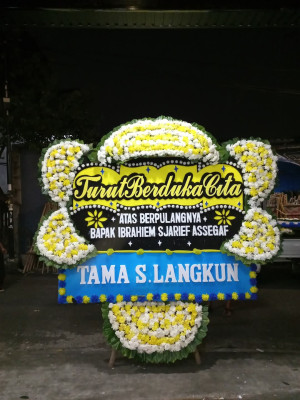 Papan Bunga Duka di Gelok Beam